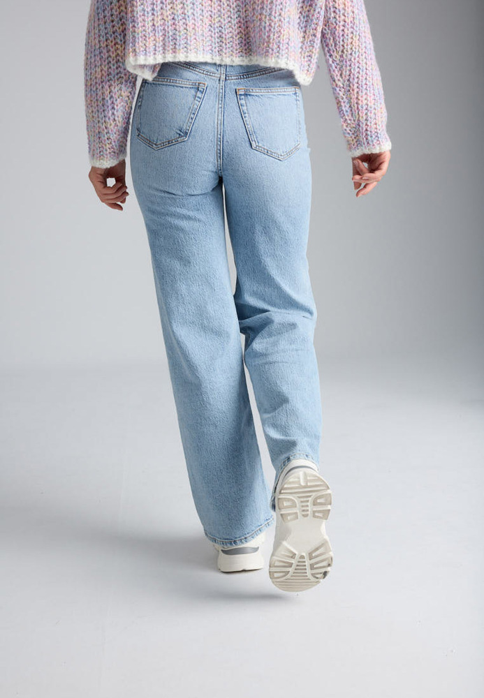 Wideleg High Waist Jeans