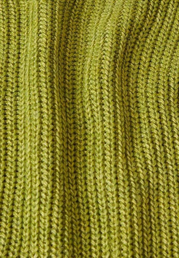 Strickpulli mit V-Ausschnitt