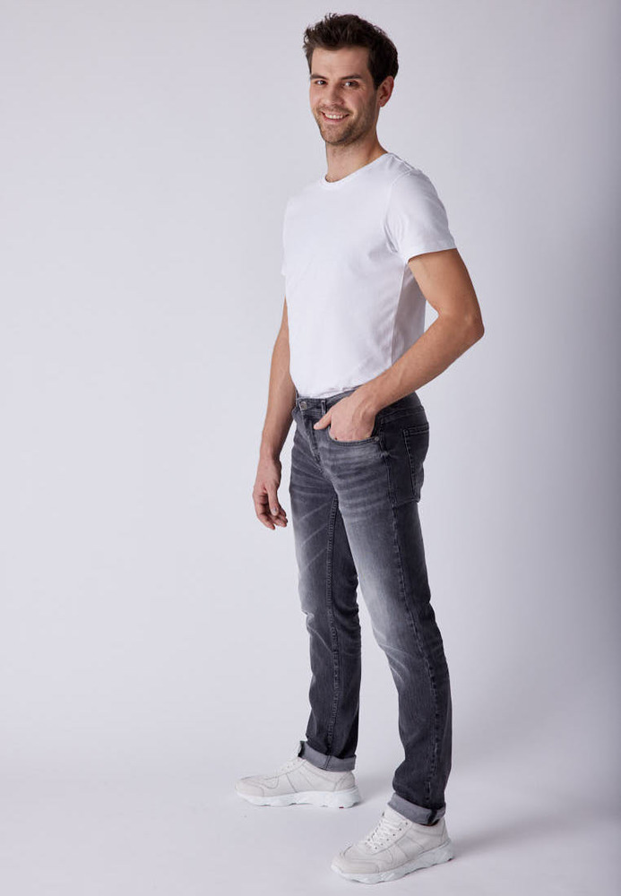 Slim Regular Waist Jeans