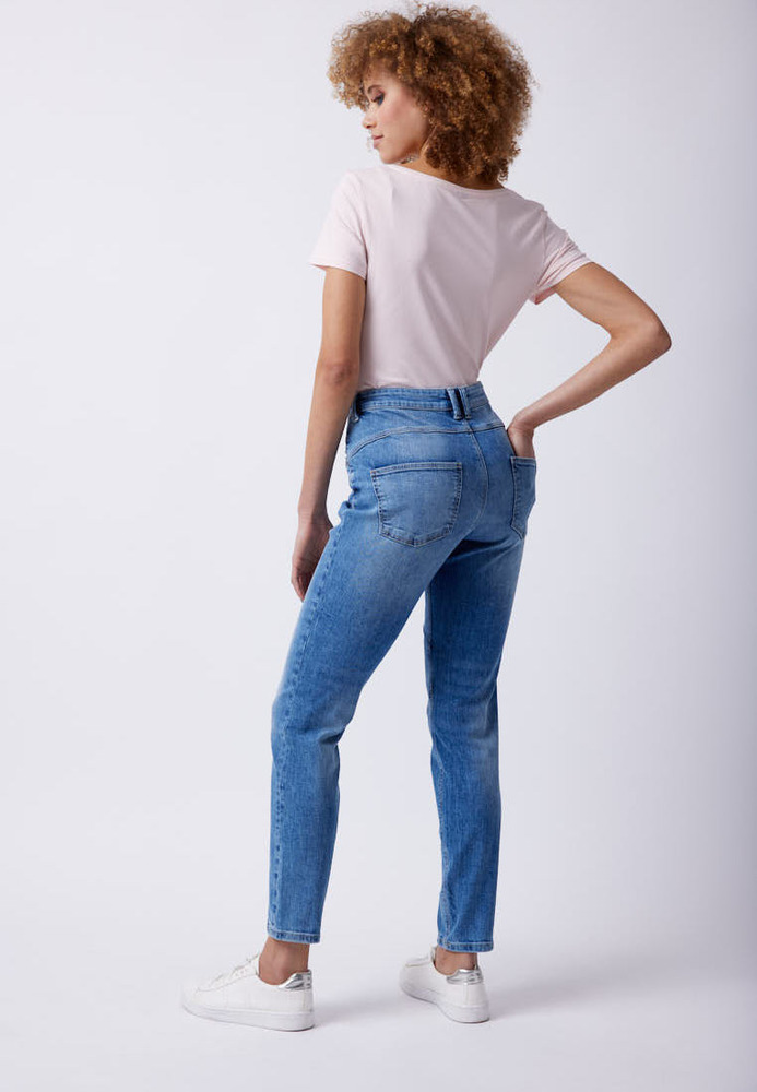 Slim Regular Waist Jeans