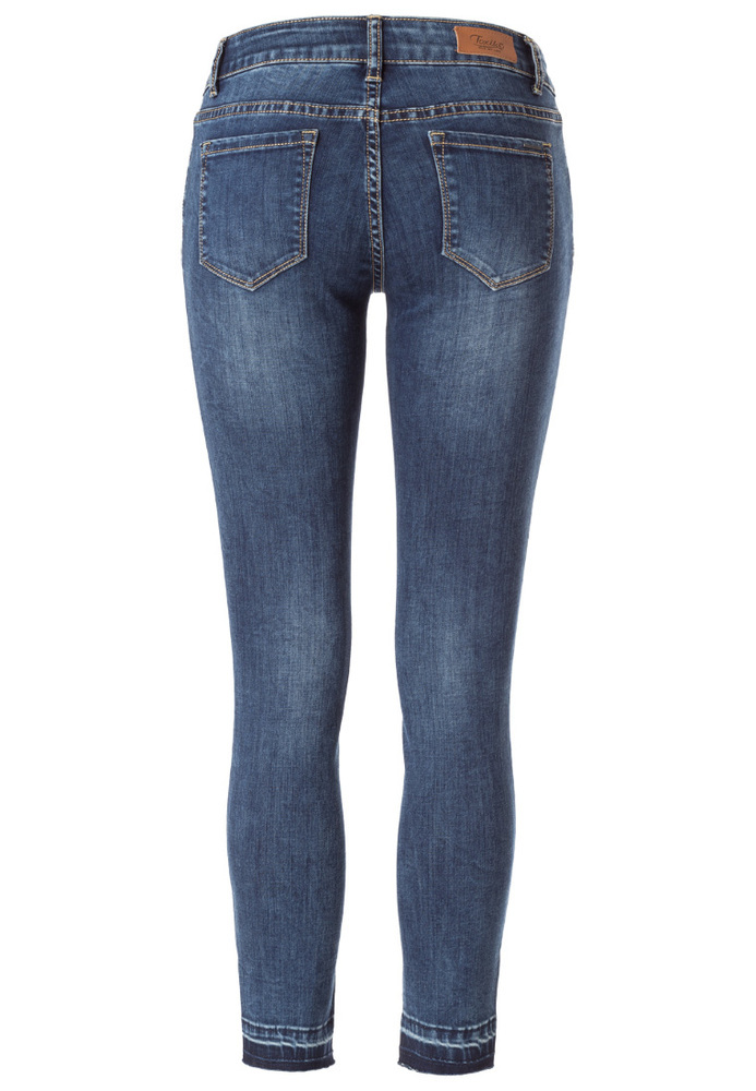 Jeans mit offenem Saum