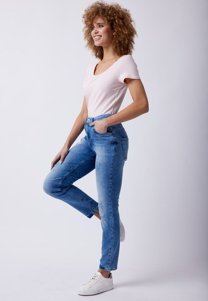 Slim Regular Waist Jeans