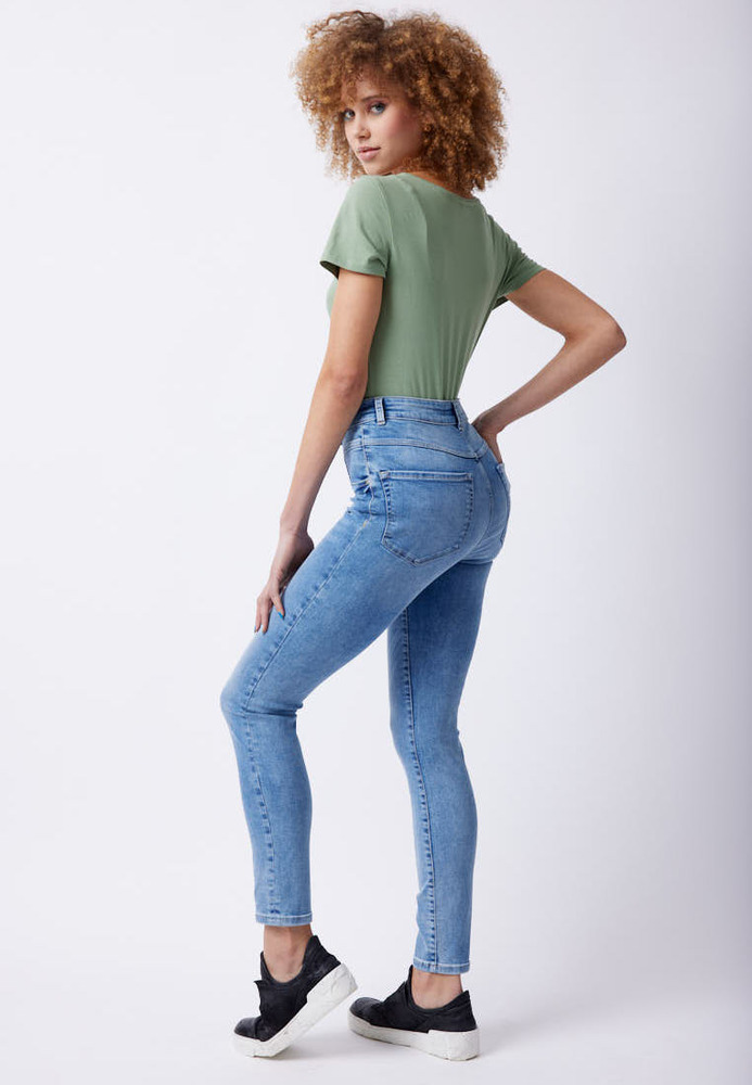 Ankle High Waist Jeans